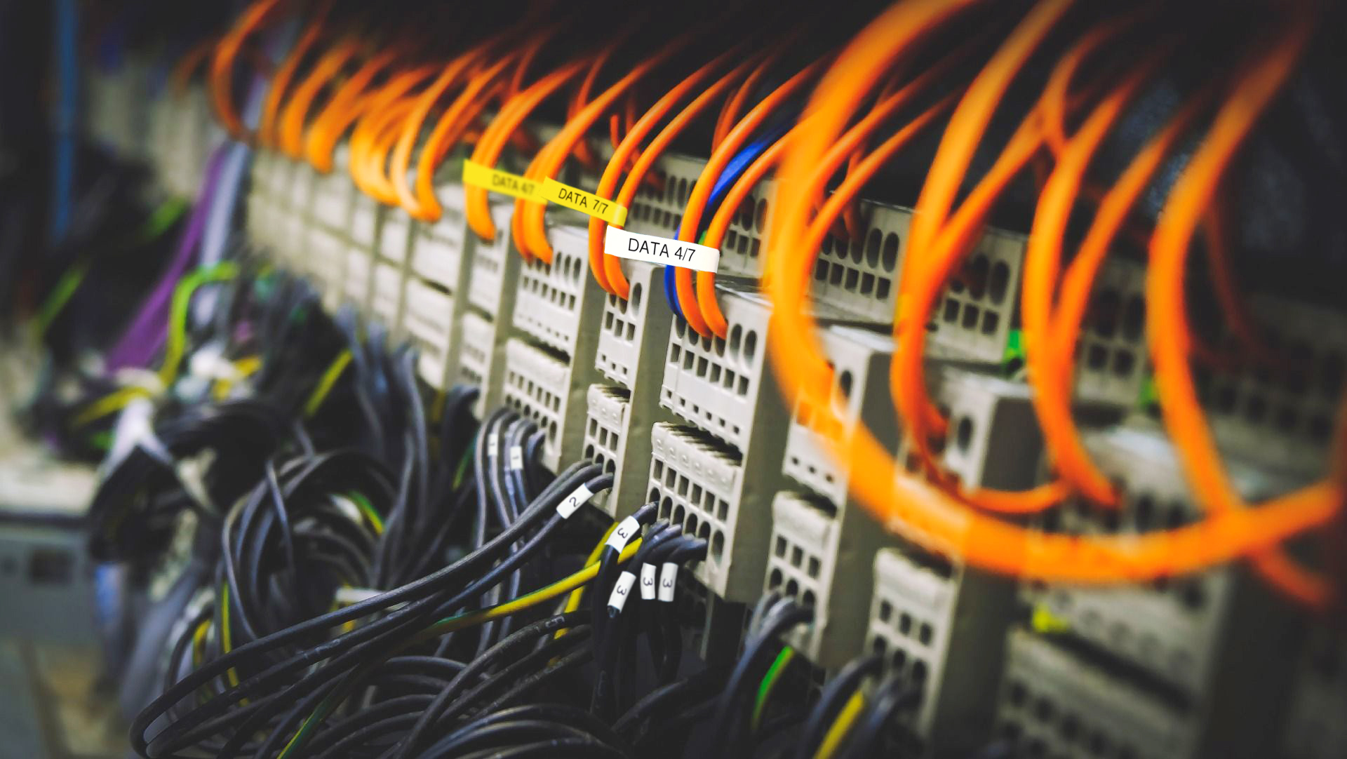 Etichette avvolgicavo per impianti elettrici